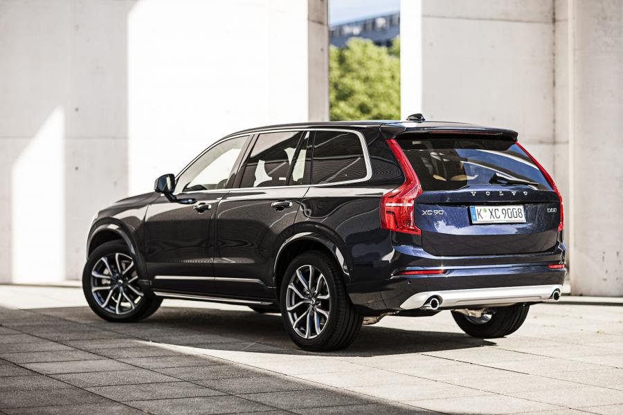  Volvo XC90 D5 Momentum 2015 года  (фото 19 из 26)